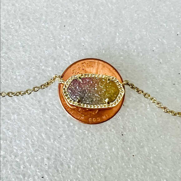 Kendra Scott Elisa Pink Watercolor Drusy pendant necklace in gold color - Picture 3 of 5